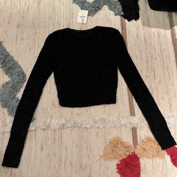 Bershka Long-sleeve Mesh Top - Picture 2 of 3